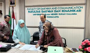 Penandatangan MoU :