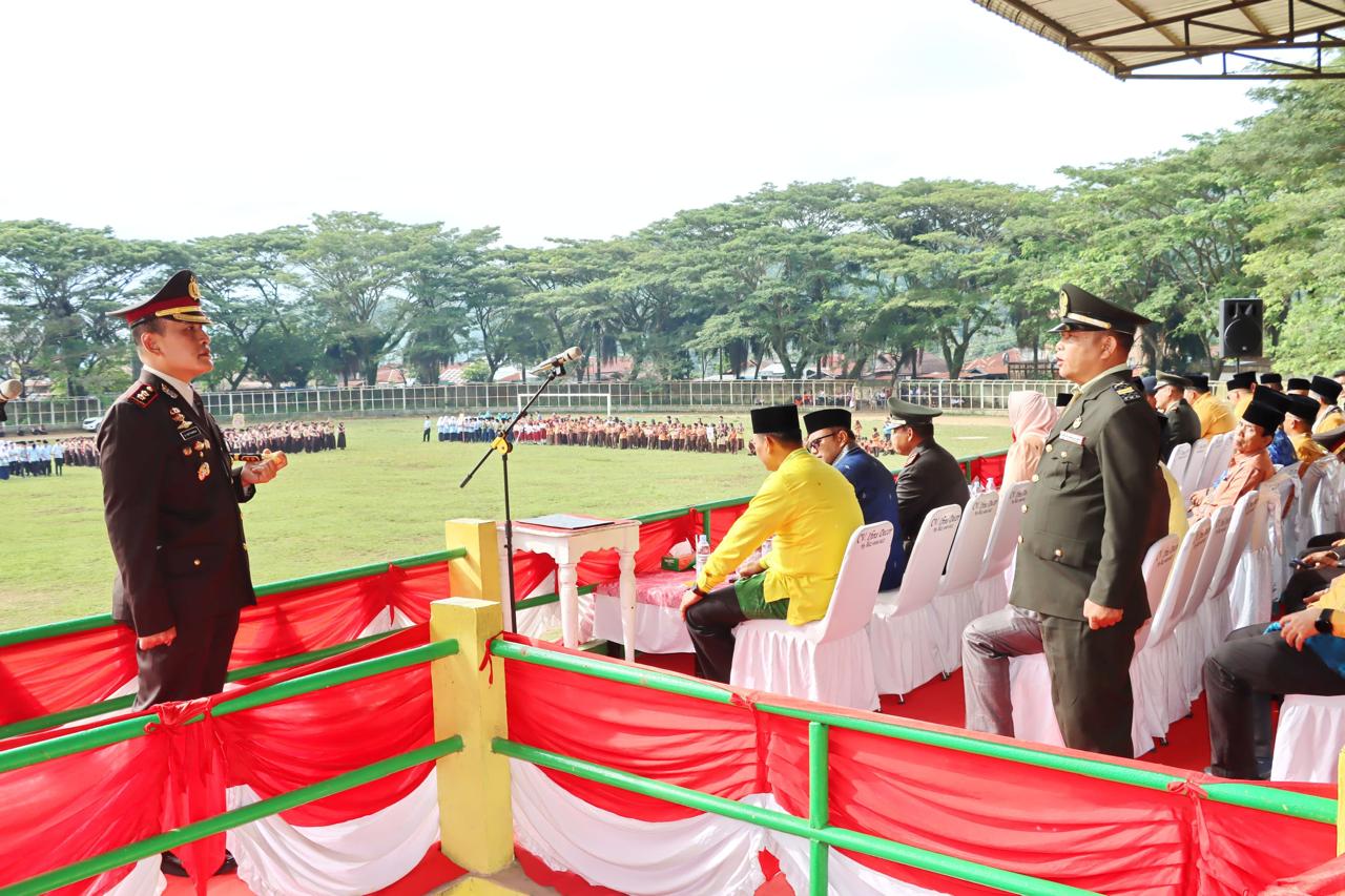 Suasana upacara bendera Harlah ke-79 Pancasila Tahun 2024 di Stadion HM. Nurdin Jalan Melati, Kelurahan Ujung Padang, Kecamatan Padangsidimpuan Selatan , Kota Padangsidimpuan, Sumatera Utara, Sabtu, (1/6/2024) pagi. (Istimewa)