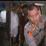 Kapolres Tapsel, AKBP Yasir Ahmadi bersama tim personil saat penggerebekan gudang yang berada di Desa Tolang Jae, Kecamatan Sayurmatinggi, Kabupaten Tapanuli Selatan . Kamis (30/5/2024). (Istimewa)